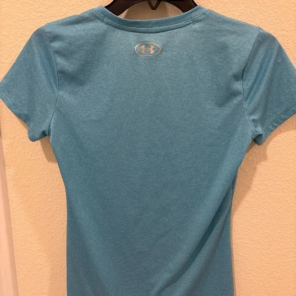 Women’s under armour v-neck athletic top size xs - Picture 4 of 4